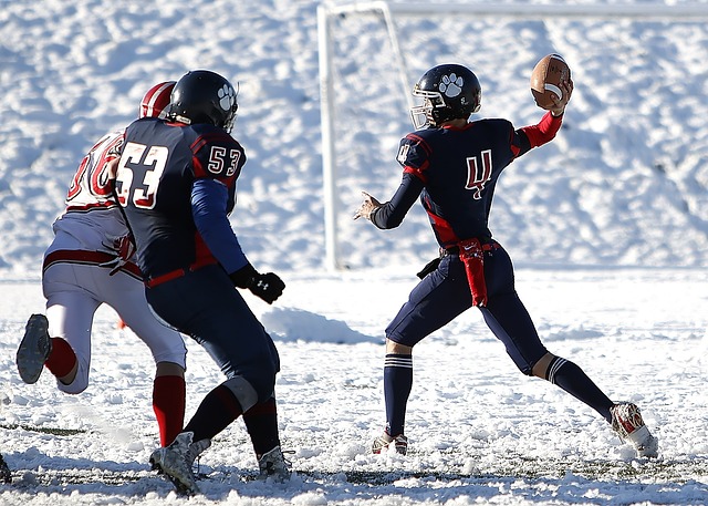 裁判争议！快船负雷霆引发争议，观众抨击8打5判罚.